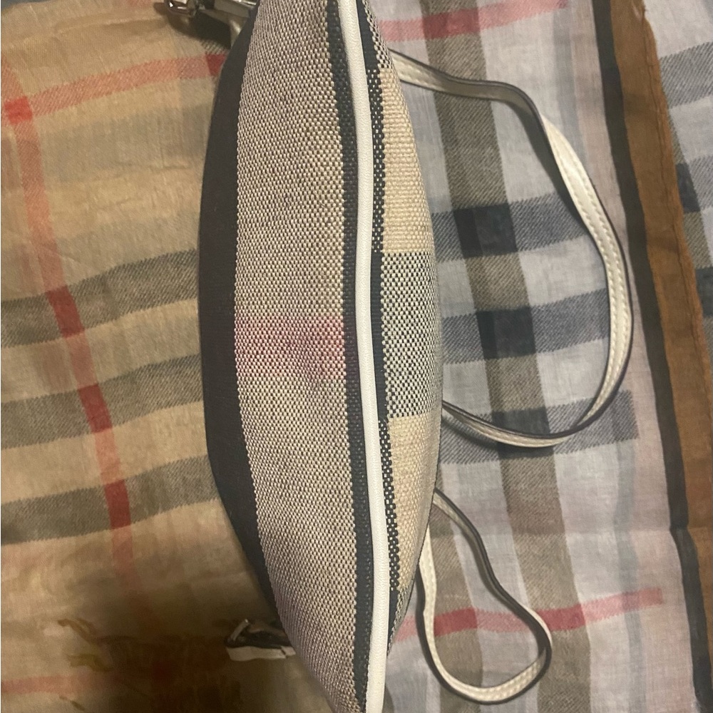 Pre owned Authentic Burberry canvas leather Peyton white crossbody shoulder bag - Picture 12 of 15